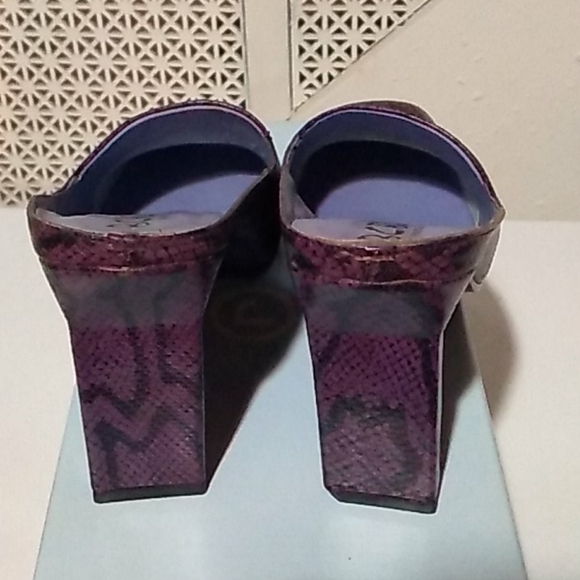 NWOT Bcbg purple snake print heeled mules - Picture 2 of 6